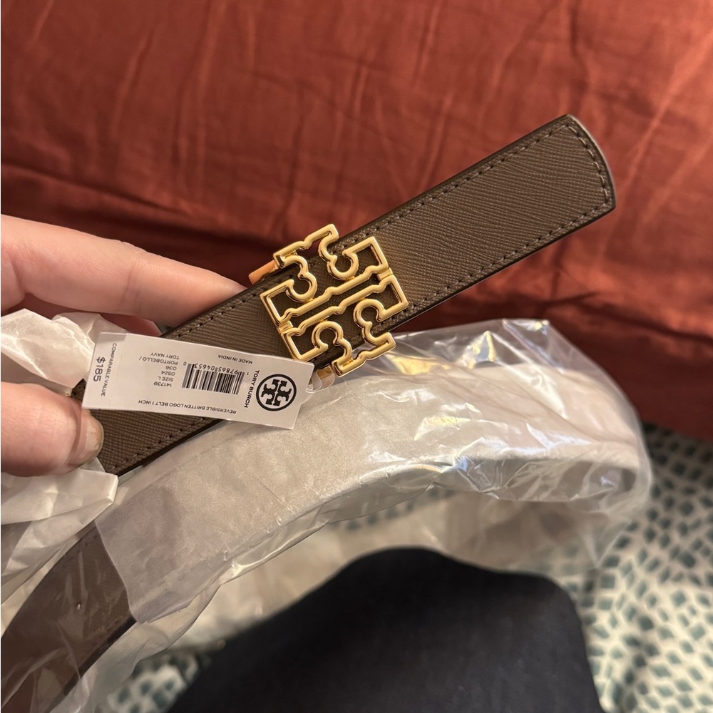 Reversible britten logo belt